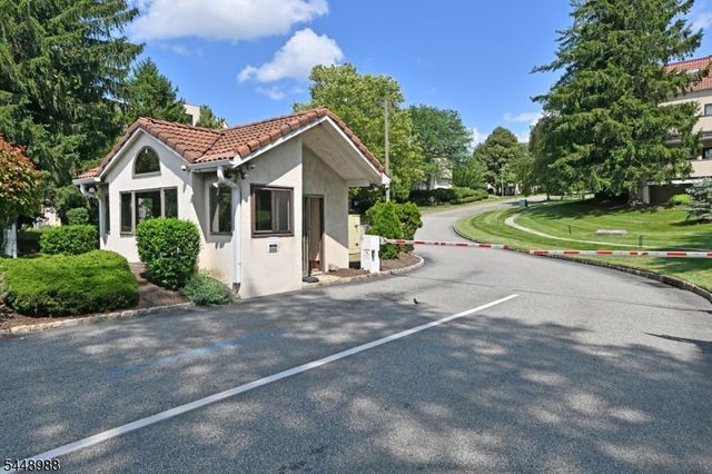 354 Stiles Ct, West Orange Twp., NJ 07052
