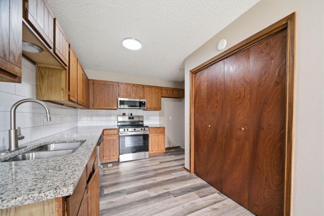 2547 S Yellowstone Ct, Wichita, KS 67215