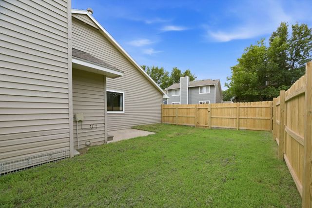 2547 S Yellowstone Ct, Wichita, KS 67215