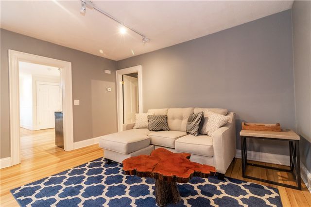 21 School Street 3, Newport, RI 02840