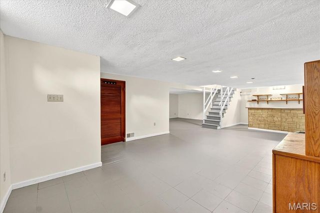 6360 Silver Fox Drive, Florissant, MO 63034