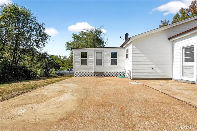 6360 Silver Fox Drive, Florissant, MO 63034