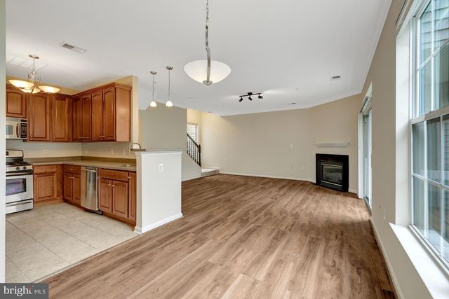 13030 CABIN CREEK RD, Herndon, VA 20171