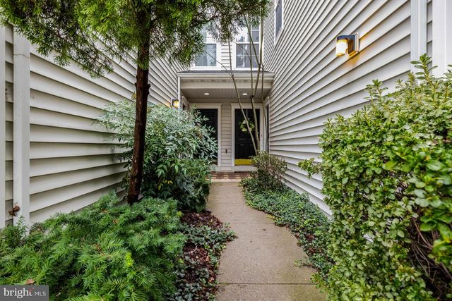 13030 CABIN CREEK RD, Herndon, VA 20171