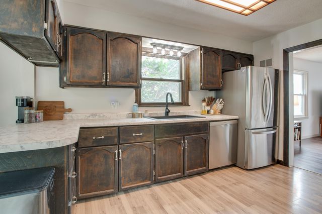 424 15th Street S, Moorhead, MN 56560