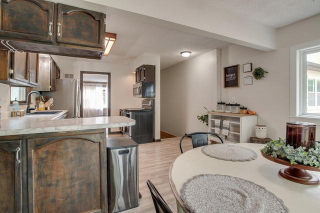 424 15th Street S, Moorhead, MN 56560