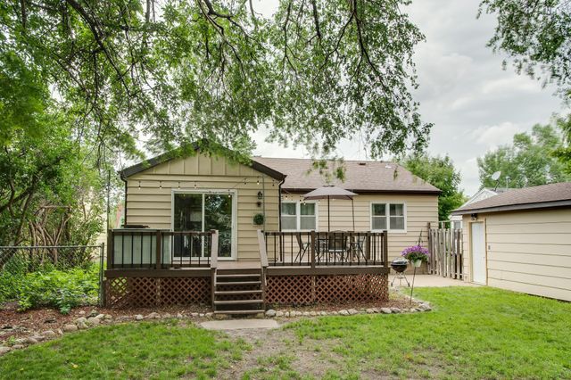 424 15th Street S, Moorhead, MN 56560