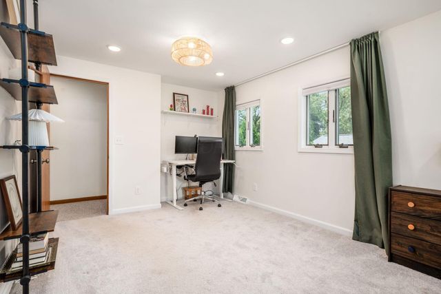 258 Sinsbury Drive N, Worthington, OH 43085