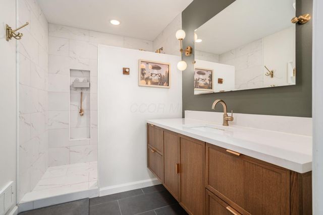 258 Sinsbury Drive N, Worthington, OH 43085