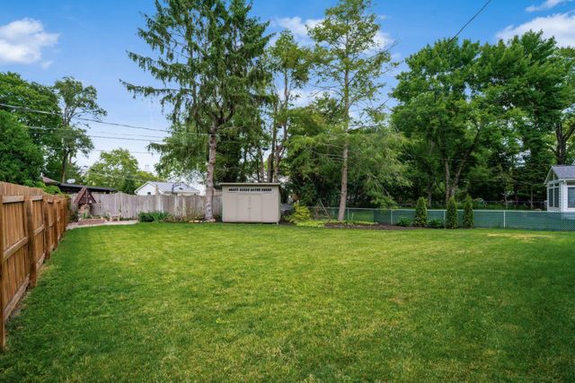258 Sinsbury Drive N, Worthington, OH 43085