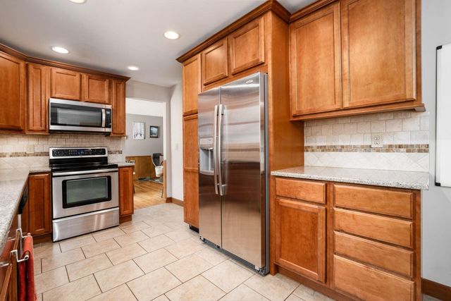 258 Sinsbury Drive N, Worthington, OH 43085