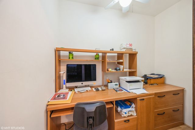 301 Lake Hinsdale Drive 404, Willowbrook, IL 60527