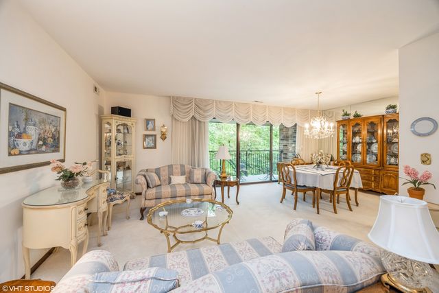 301 Lake Hinsdale Drive 404, Willowbrook, IL 60527