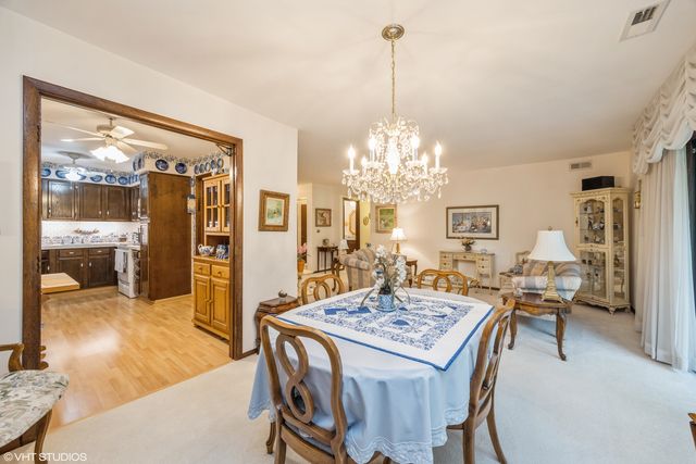 301 Lake Hinsdale Drive 404, Willowbrook, IL 60527