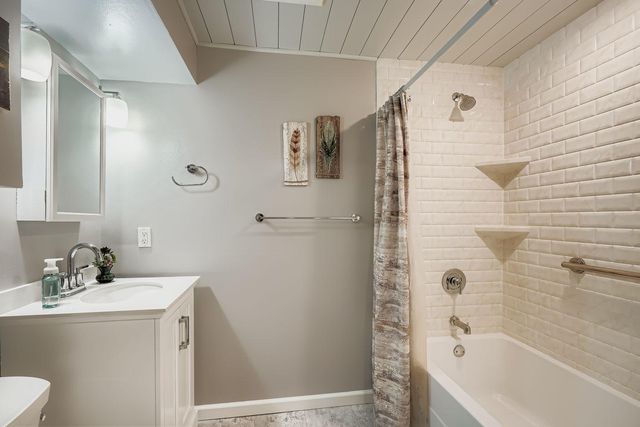 7616 Landau Drive, Bloomington, MN 55438