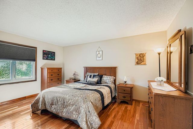 7616 Landau Drive, Bloomington, MN 55438