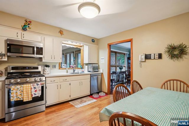 41 Dorothy Drive, North Haledon, NJ 07508