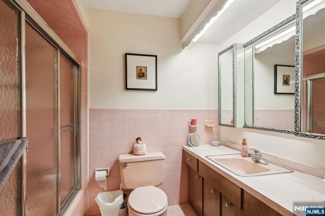 41 Dorothy Drive, North Haledon, NJ 07508