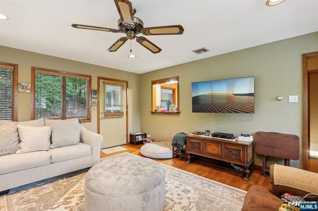 41 Dorothy Drive, North Haledon, NJ 07508