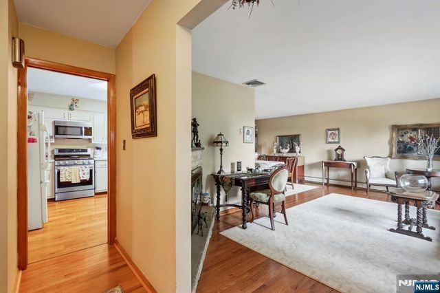 41 Dorothy Drive, North Haledon, NJ 07508