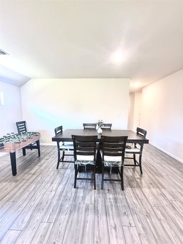 6718 Goldenrain Drive, Venus, TX 76084