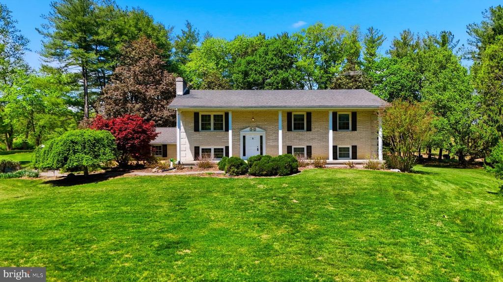 1539 HAROLD DR, Inwood, WV 25428