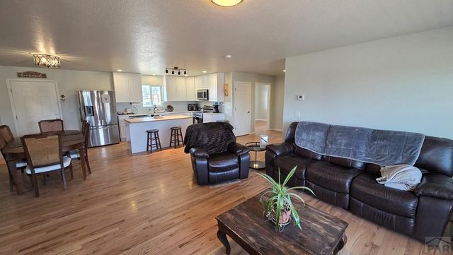 215 Sherrill Dr, Penrose, CO 81240