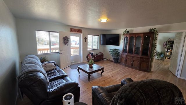 215 Sherrill Dr, Penrose, CO 81240