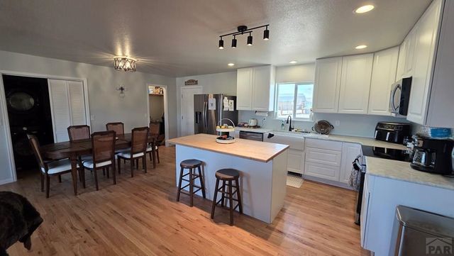 215 Sherrill Dr, Penrose, CO 81240