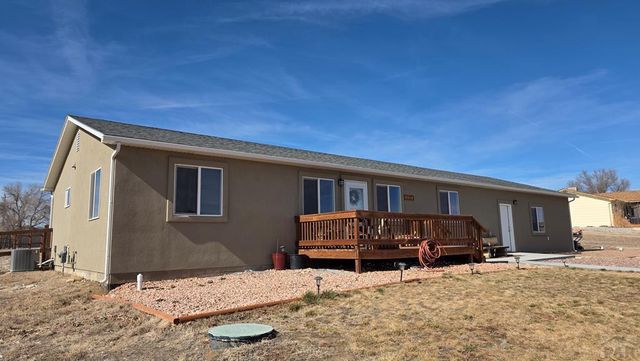 215 Sherrill Dr, Penrose, CO 81240