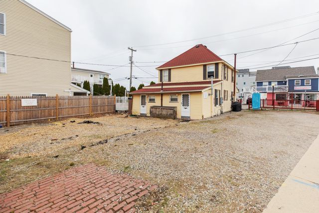 26 B Street, Hampton, NH 03842