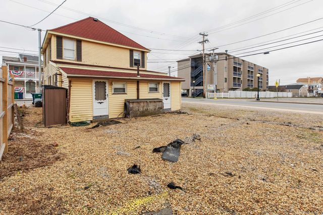 26 B Street, Hampton, NH 03842