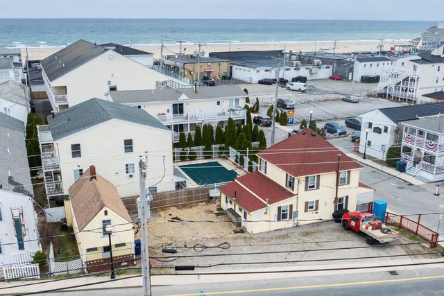 26 B Street, Hampton, NH 03842