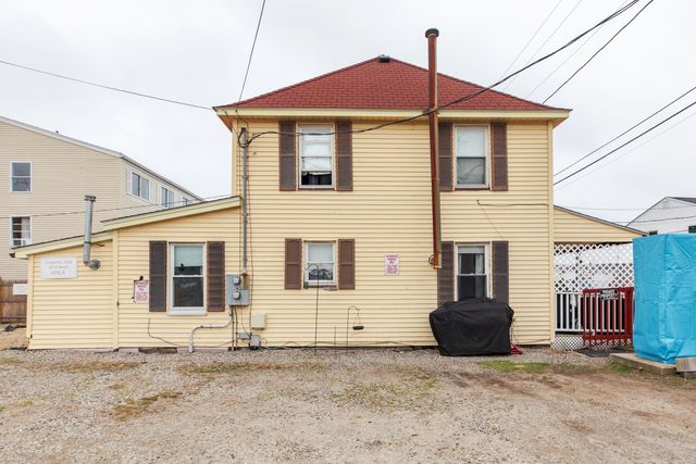 26 B Street, Hampton, NH 03842