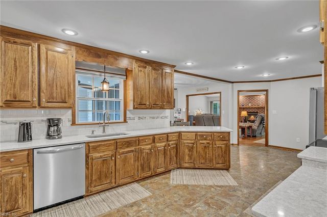 301 Sommerville WAY, Seaford, VA 23696