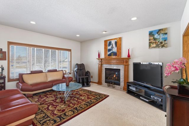 9727 Linden Avenue N, Brooklyn Park, MN 55443