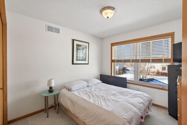 9727 Linden Avenue N, Brooklyn Park, MN 55443