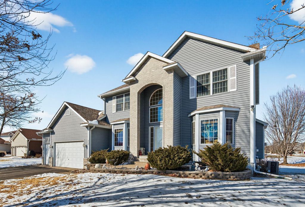 9727 Linden Avenue N, Brooklyn Park, MN 55443