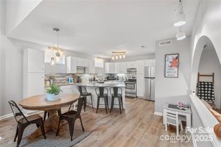 1420 11th Street Drive NW 15, Hickory, NC 28601