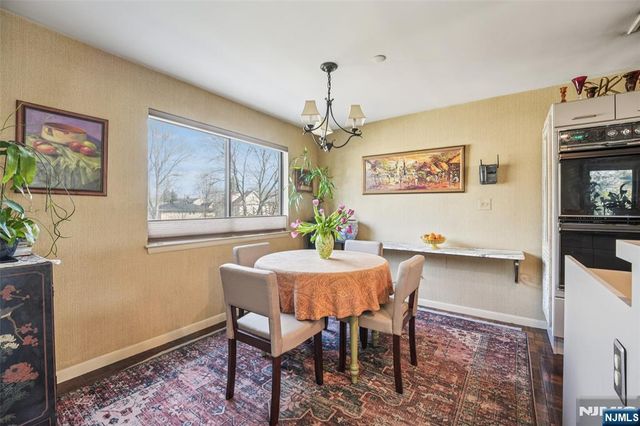 2 Carlyle Court, Teaneck, NJ 07666