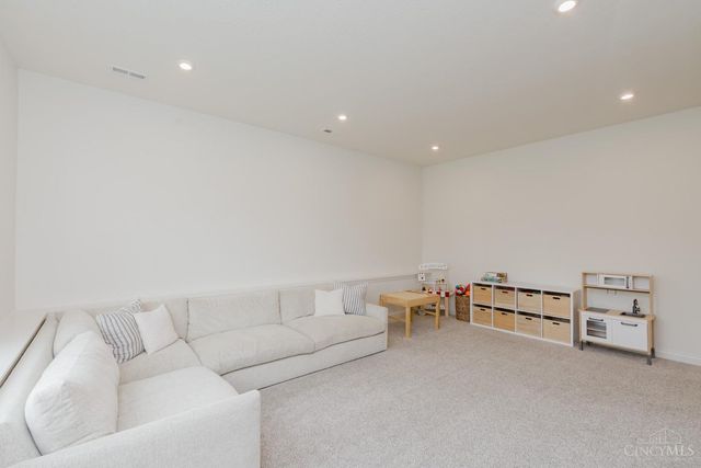 728 Harvest Lane, Washington Twp, OH 45458