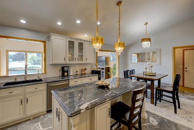 3129 HONEY CREEK COURT, Oshkosh, WI 54904