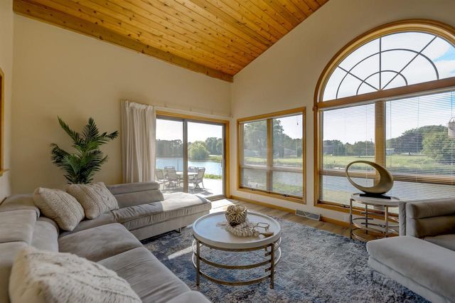 3129 HONEY CREEK COURT, Oshkosh, WI 54904