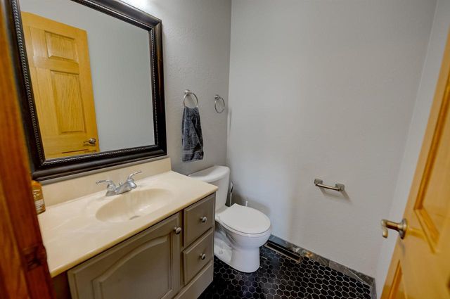 3129 HONEY CREEK COURT, Oshkosh, WI 54904