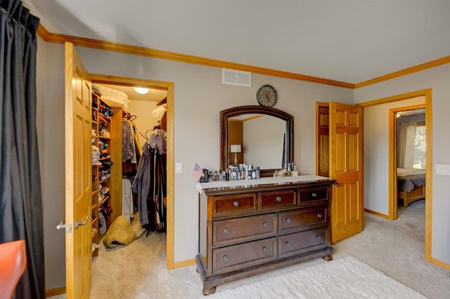 3129 HONEY CREEK COURT, Oshkosh, WI 54904