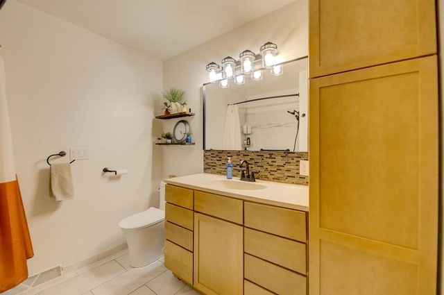 3129 HONEY CREEK COURT, Oshkosh, WI 54904