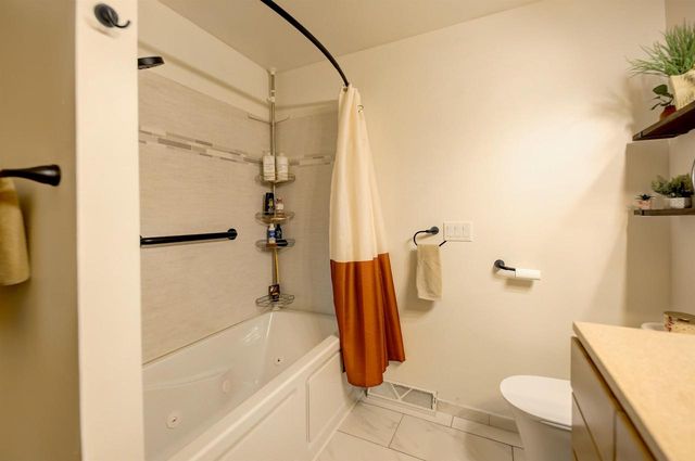 3129 HONEY CREEK COURT, Oshkosh, WI 54904