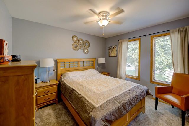 3129 HONEY CREEK COURT, Oshkosh, WI 54904