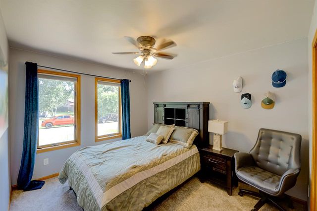 3129 HONEY CREEK COURT, Oshkosh, WI 54904