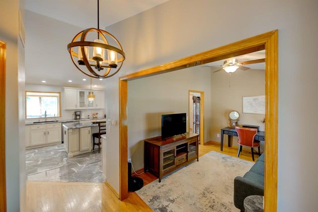 3129 HONEY CREEK COURT, Oshkosh, WI 54904